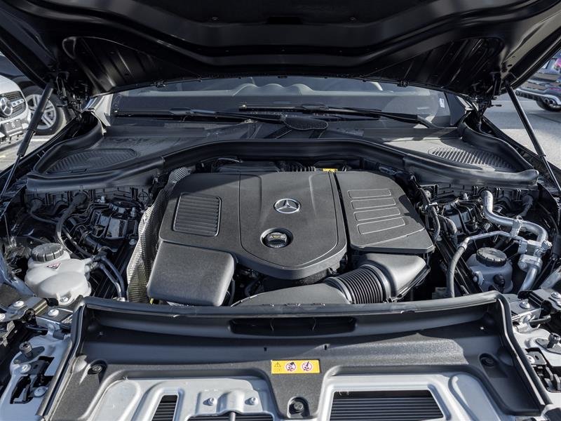 2025 Mercedes-Benz GLC300 4MATIC SUV-30