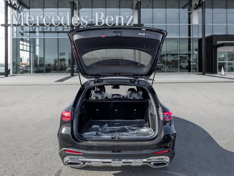 2025 Mercedes-Benz GLC300 4MATIC SUV-9