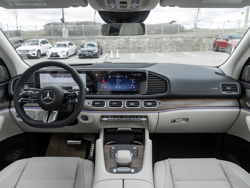 2024 Mercedes-Benz GLS 450 4MATIC-37