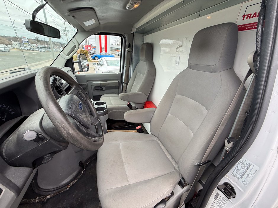 2022 Ford E-450SD Base-9