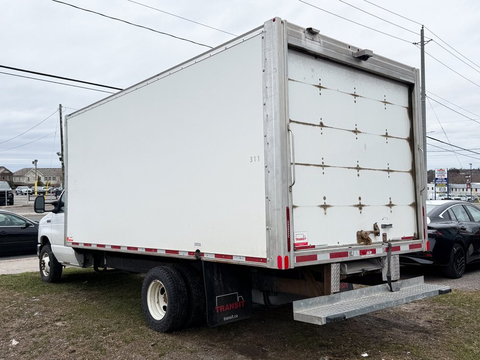2022 Ford E-450SD Base-3