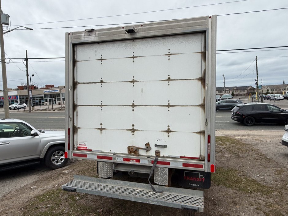 2022 Ford E-450SD Base-5