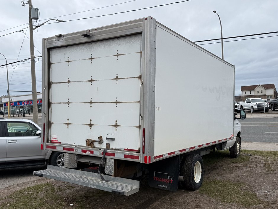 2022 Ford E-450SD Base-4