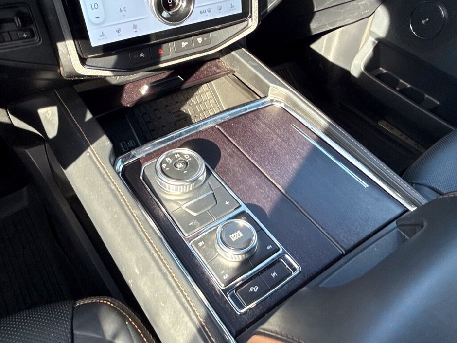 2022 Ford Expedition Platinum-21