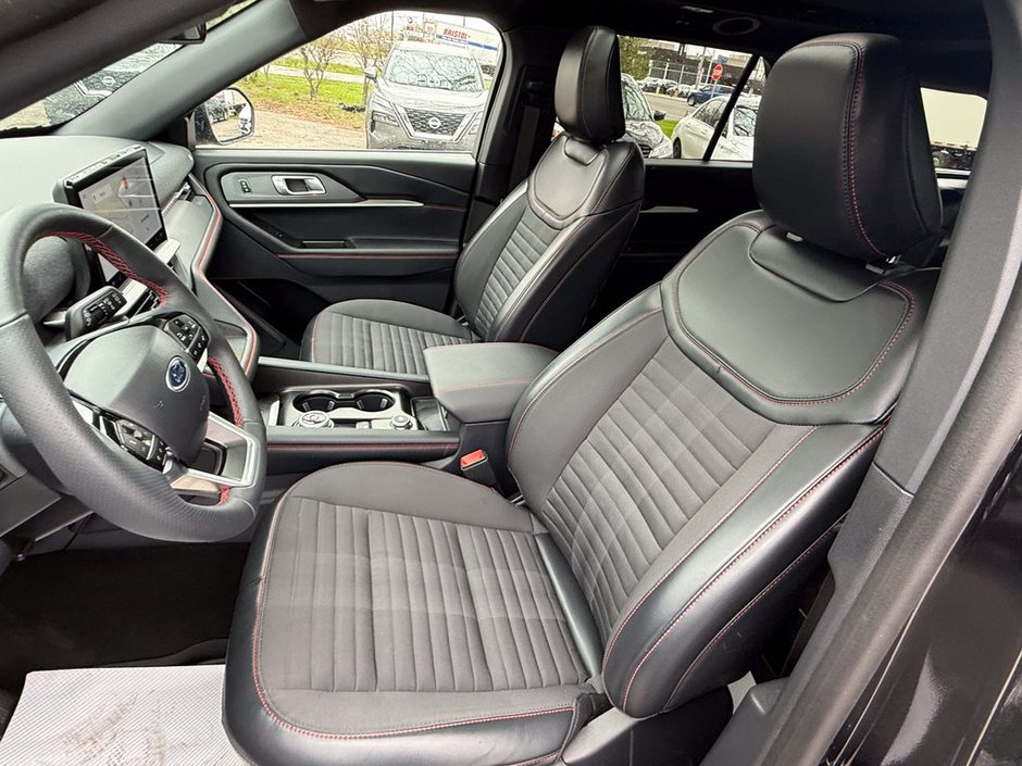 2025 Ford Explorer ST-Line-23