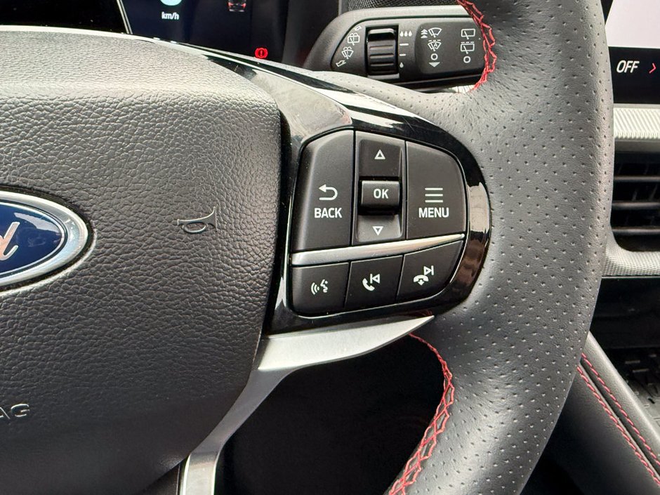 2025 Ford Explorer ST-Line-26