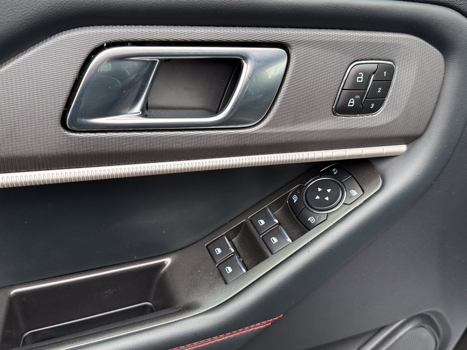 2025 Ford Explorer ST-Line-21