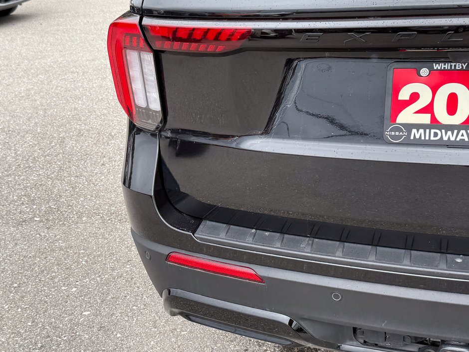 2025 Ford Explorer ST-Line-12