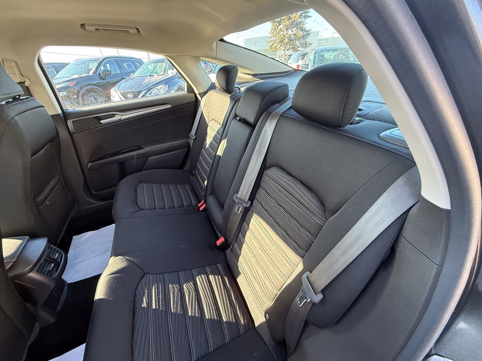 2016 Ford Fusion SE-13