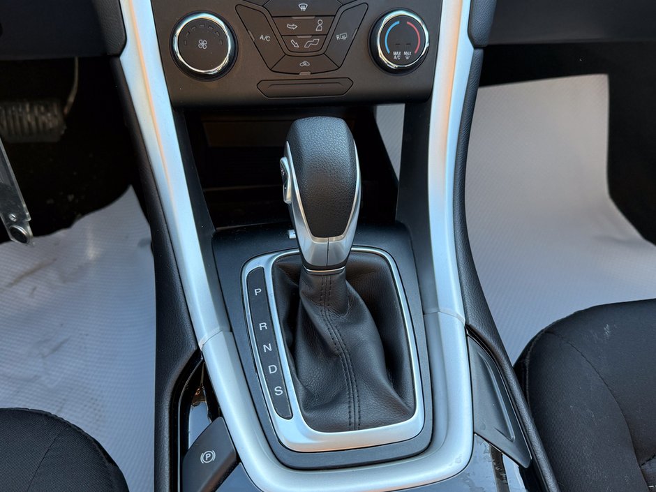 2016 Ford Fusion SE-17