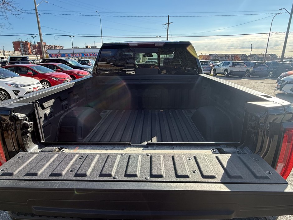 2024 GMC Sierra 1500 AT4-8