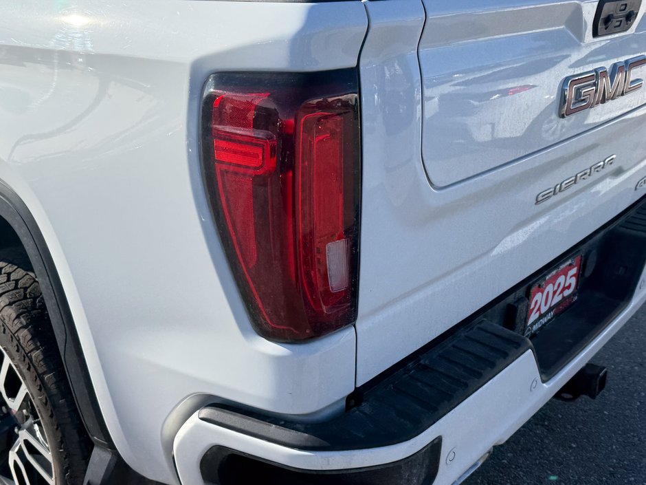 2025 GMC Sierra 1500 AT4-11