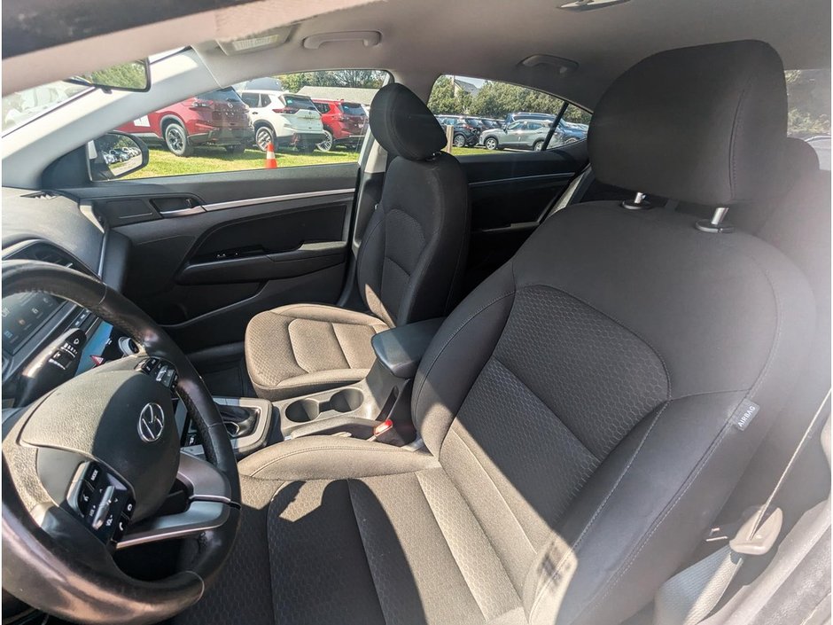 2019 Hyundai Elantra Preferred-17