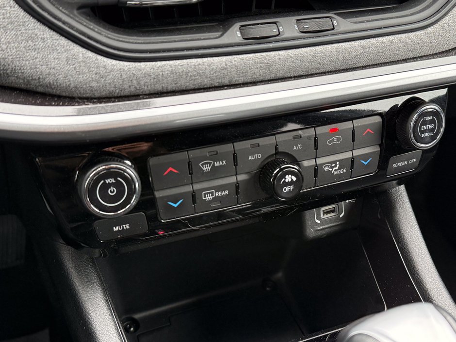 2023 Jeep Compass North-32