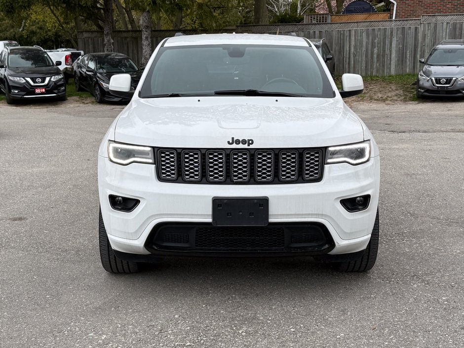 2020 Jeep Grand Cherokee Altitude-1