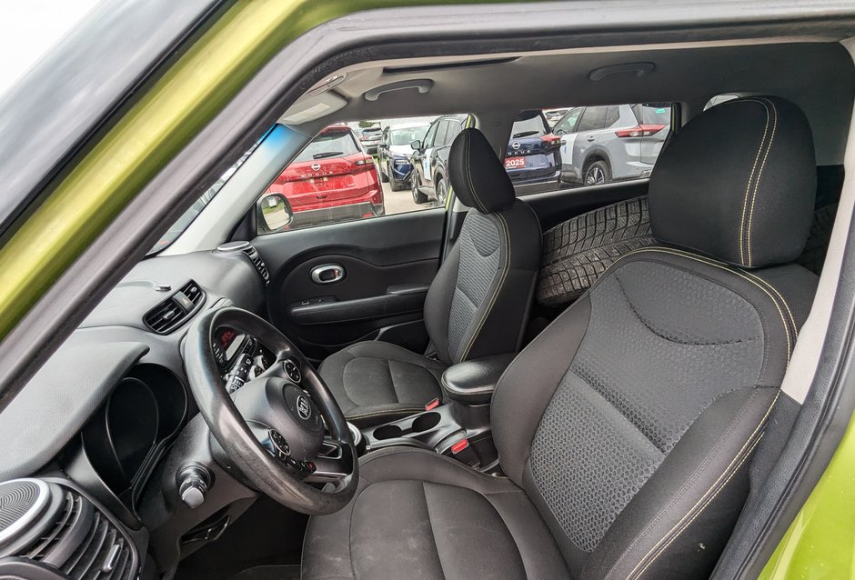 2016 Kia Soul EX-12
