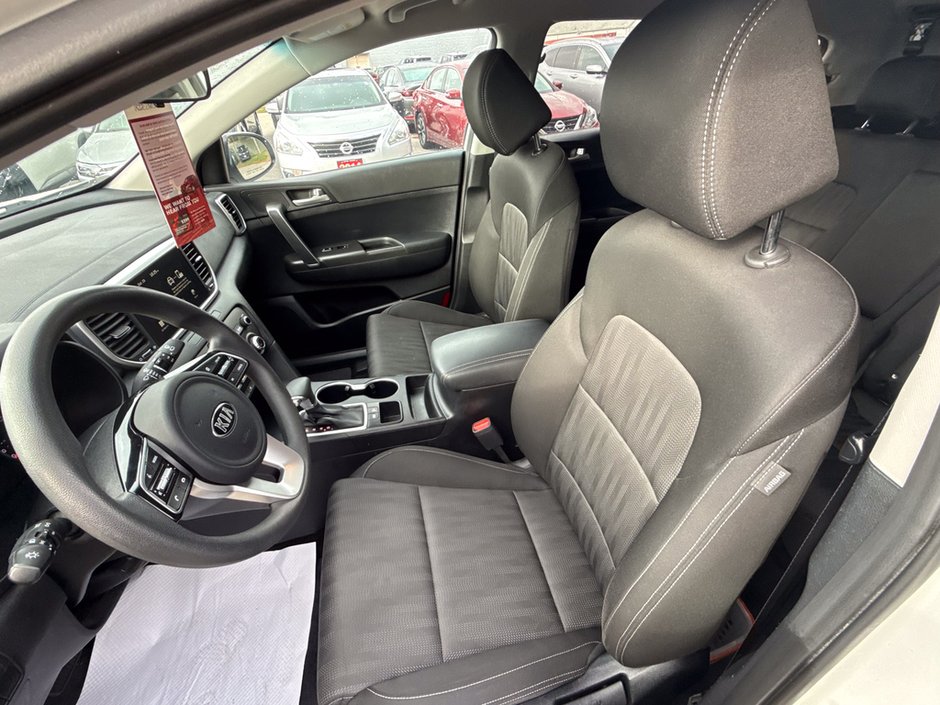 2022 Kia Sportage LX-23