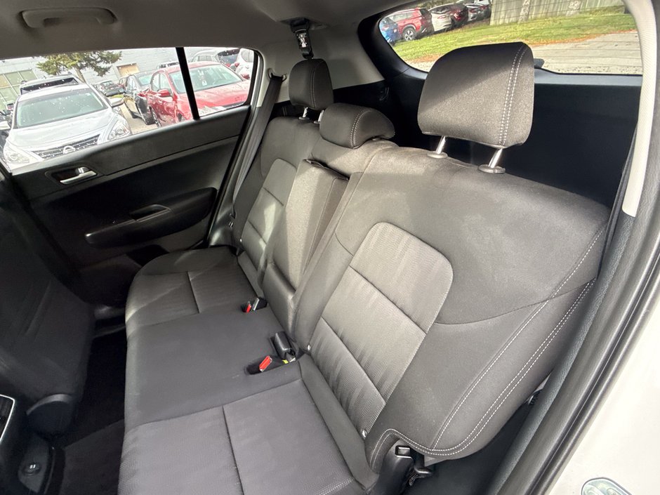 2022 Kia Sportage LX-17