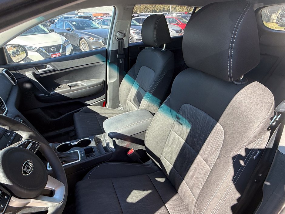 2022 Kia Sportage LX-9