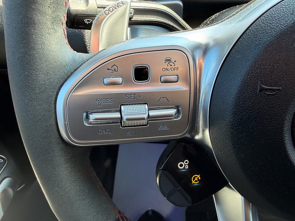 2022 Mercedes-Benz GLB 35 AMG®-23