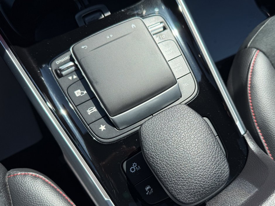 2022 Mercedes-Benz GLB 35 AMG®-28