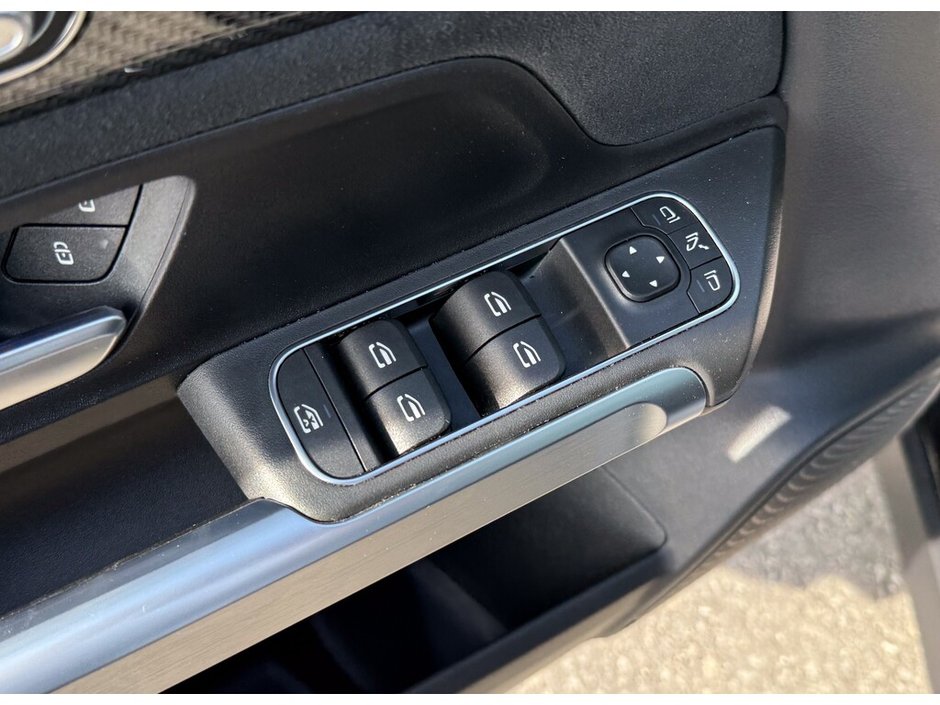 2023 Mercedes-Benz AMG GLB 35-19