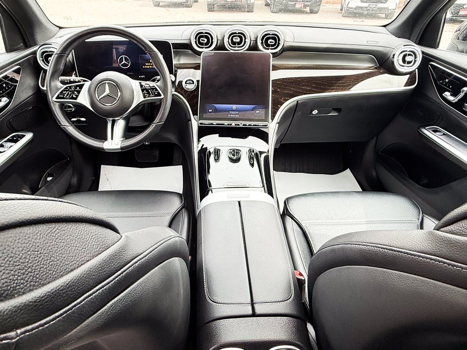 2023 Mercedes-Benz GLC 300-16