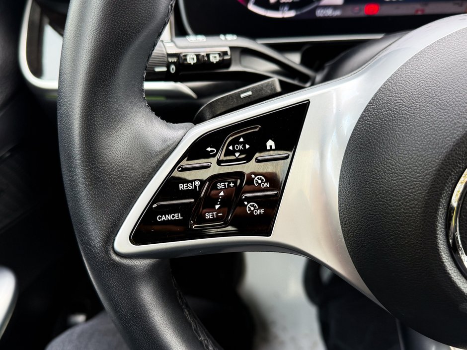 2023 Mercedes-Benz GLC 300-25