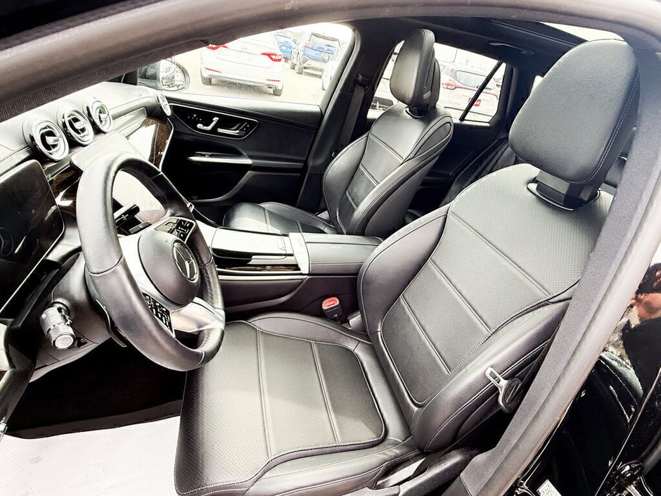 2023 Mercedes-Benz GLC 300-23
