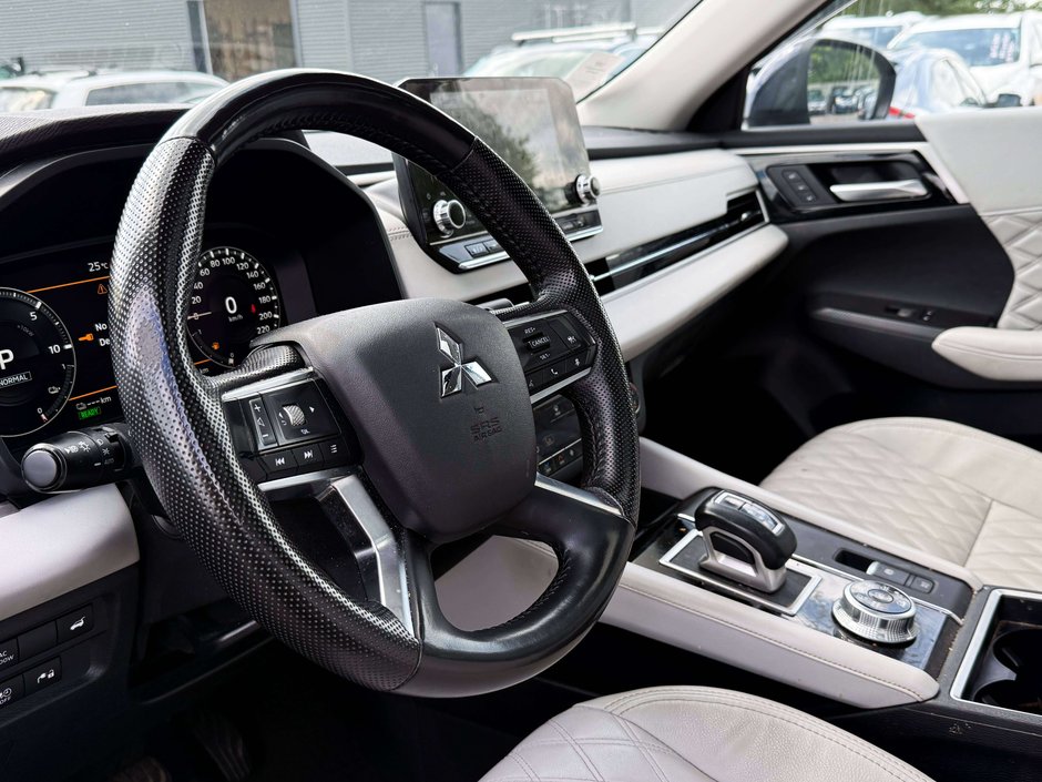 2024 Mitsubishi Outlander PHEV 7 PASS l LEATHER-18