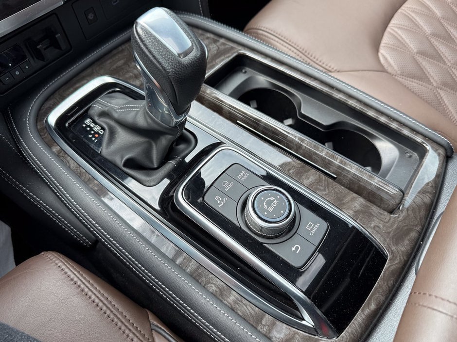 2024 Nissan Armada Platinum-30