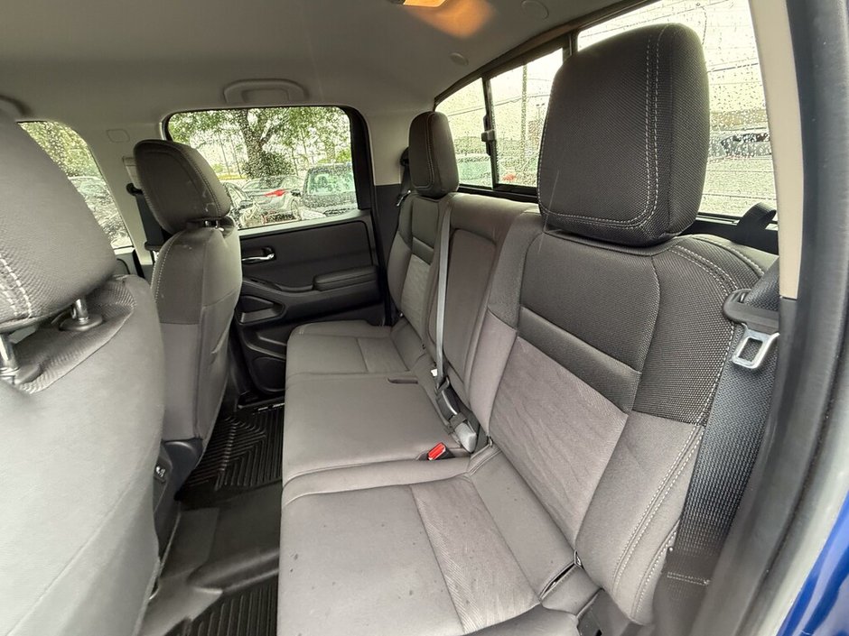 2024 Nissan Frontier SV-15