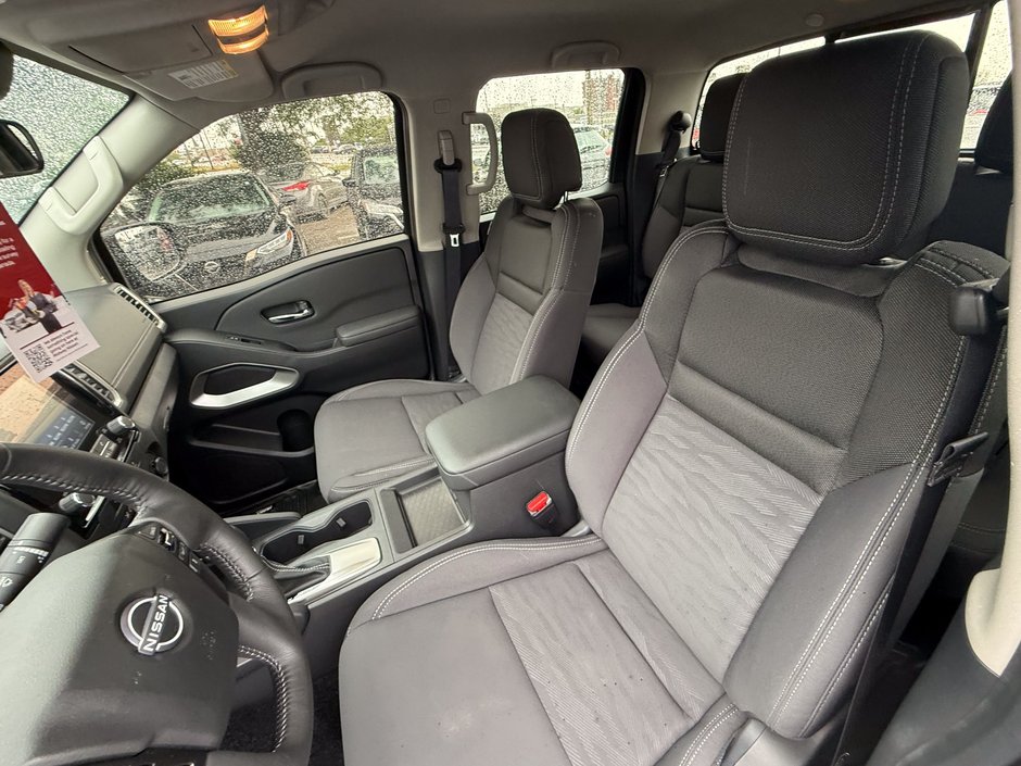 2024 Nissan Frontier SV-21