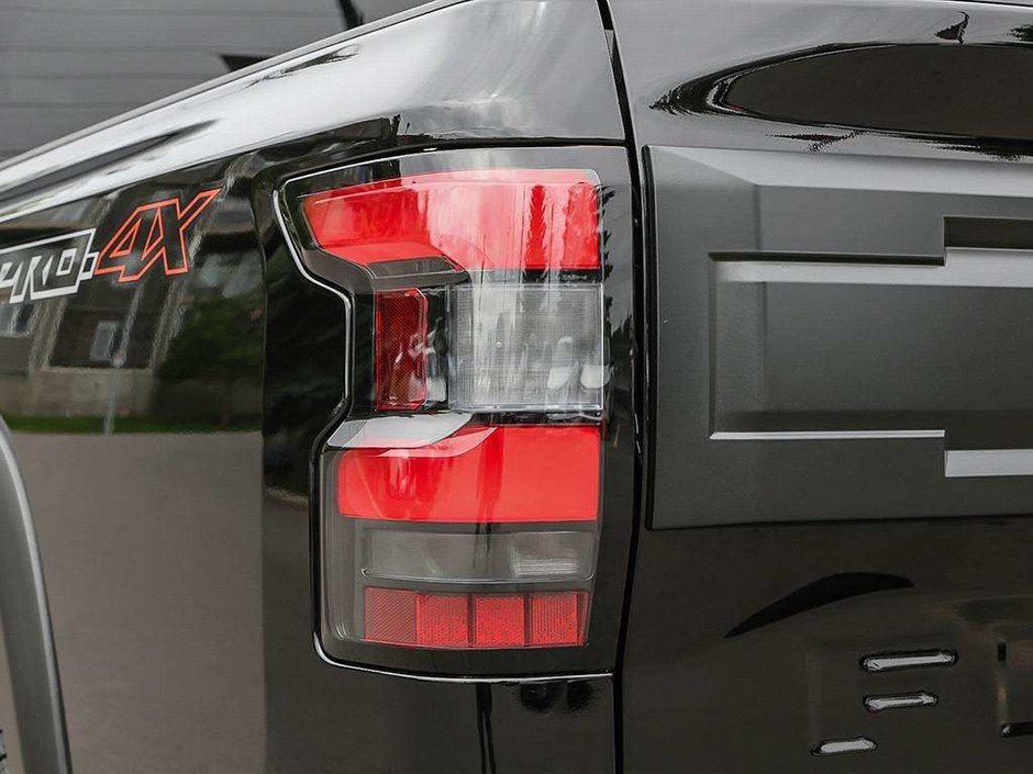 2026 Nissan Frontier Pro4x Luxury Short Wheel Base-10
