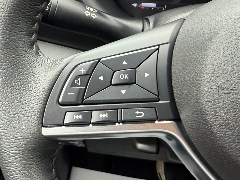 2025 Nissan Kicks Play SV-23