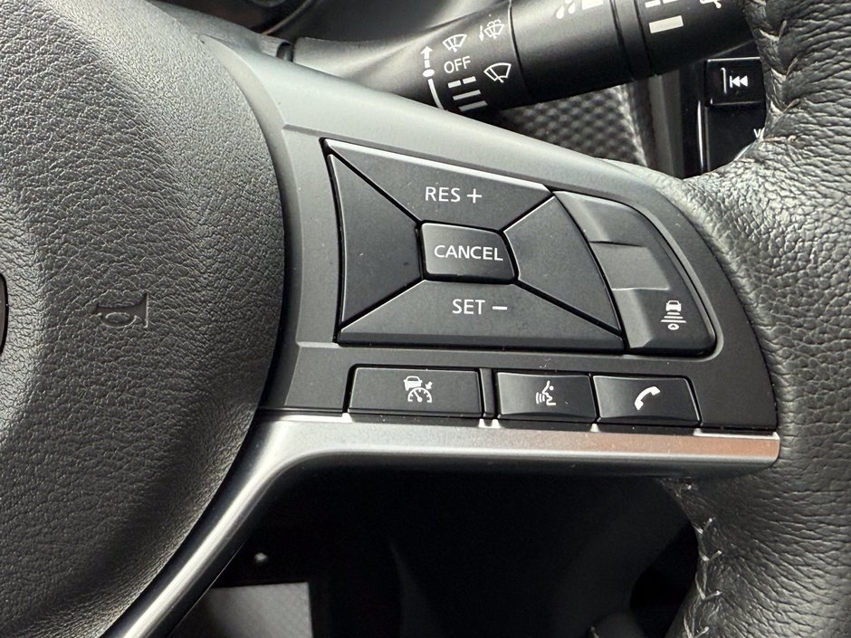 2025 Nissan Kicks Play SV-24