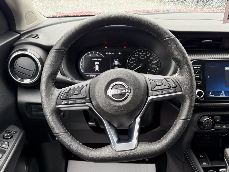2025 Nissan Kicks Play SV-18