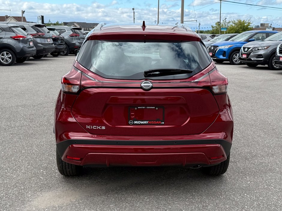 2025 Nissan Kicks Play SV-6