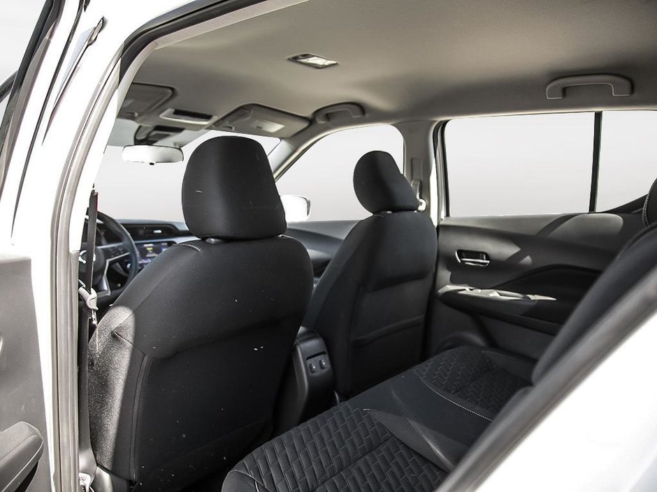 2025 Nissan Kicks Play SV-20