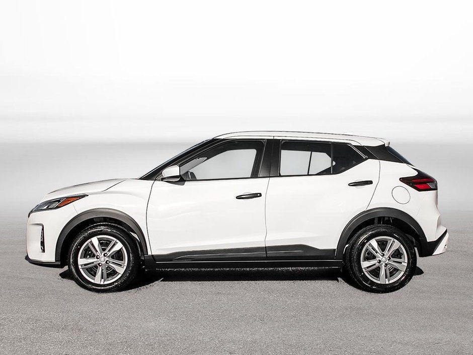 2025 Nissan Kicks Play S-2