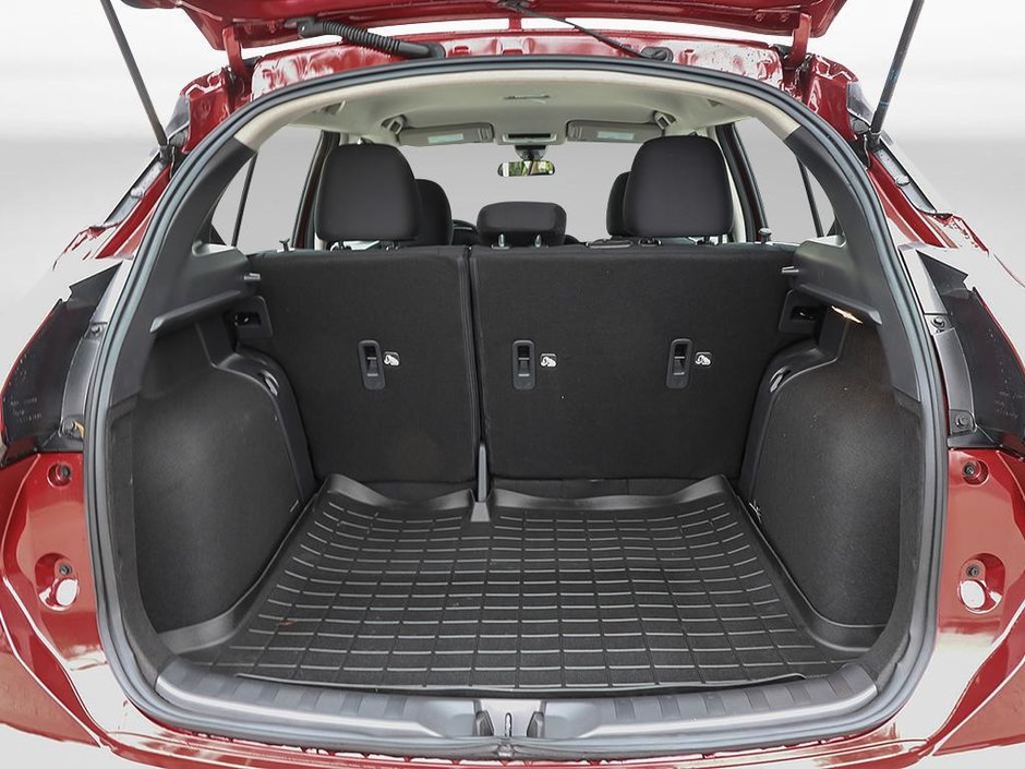 2025 Nissan Kicks Play S-6