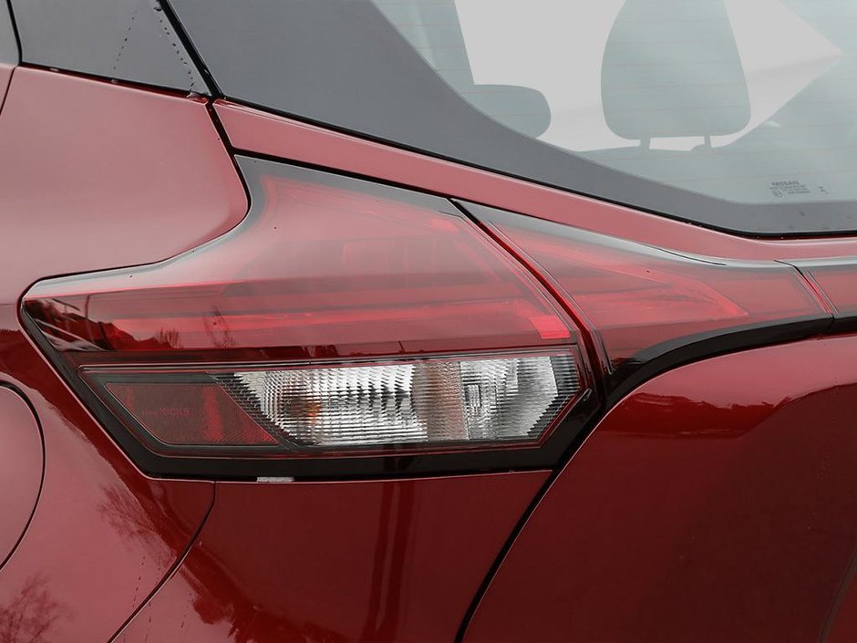 2025 Nissan Kicks Play S-10