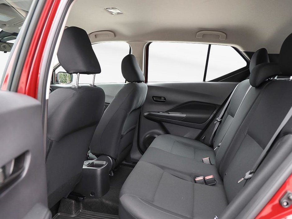 2025 Nissan Kicks Play S-20