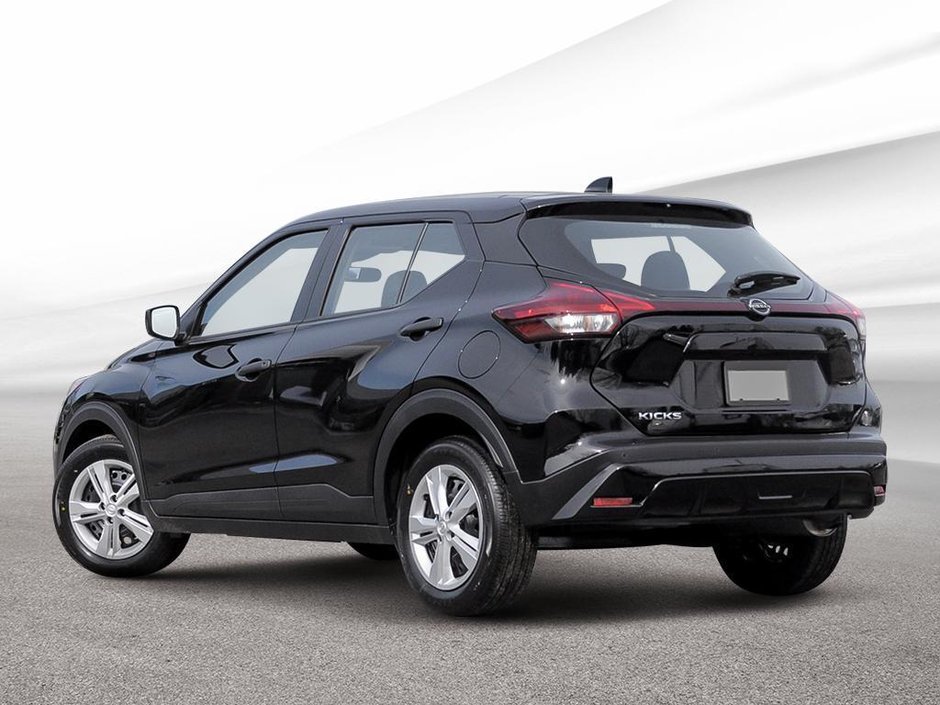 2025 Nissan Kicks Play S-3