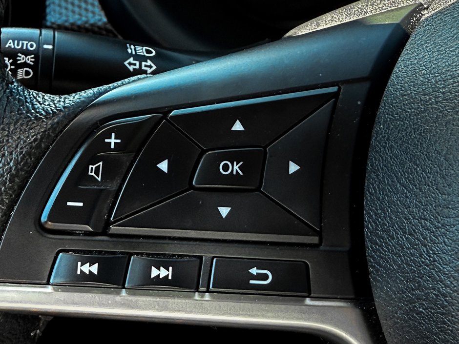 2023 Nissan Kicks SV-22