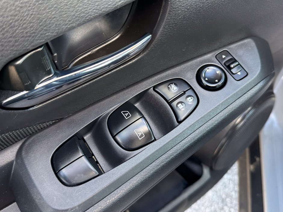 2023 Nissan Kicks SV-18