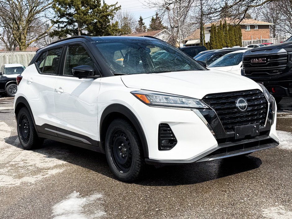 2023 Nissan Kicks SR-8