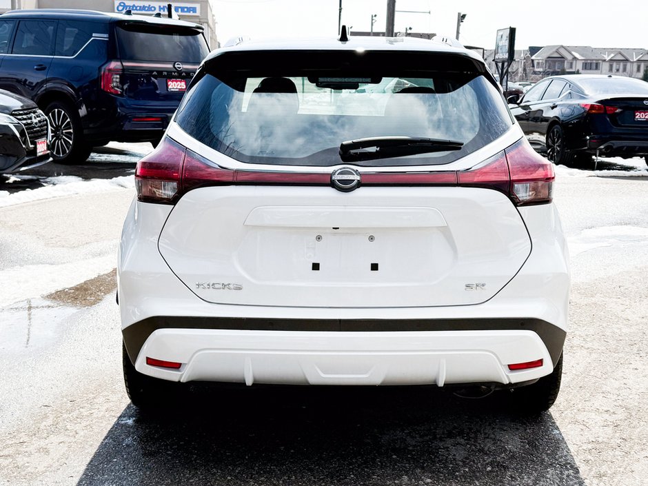 2023 Nissan Kicks SR-5