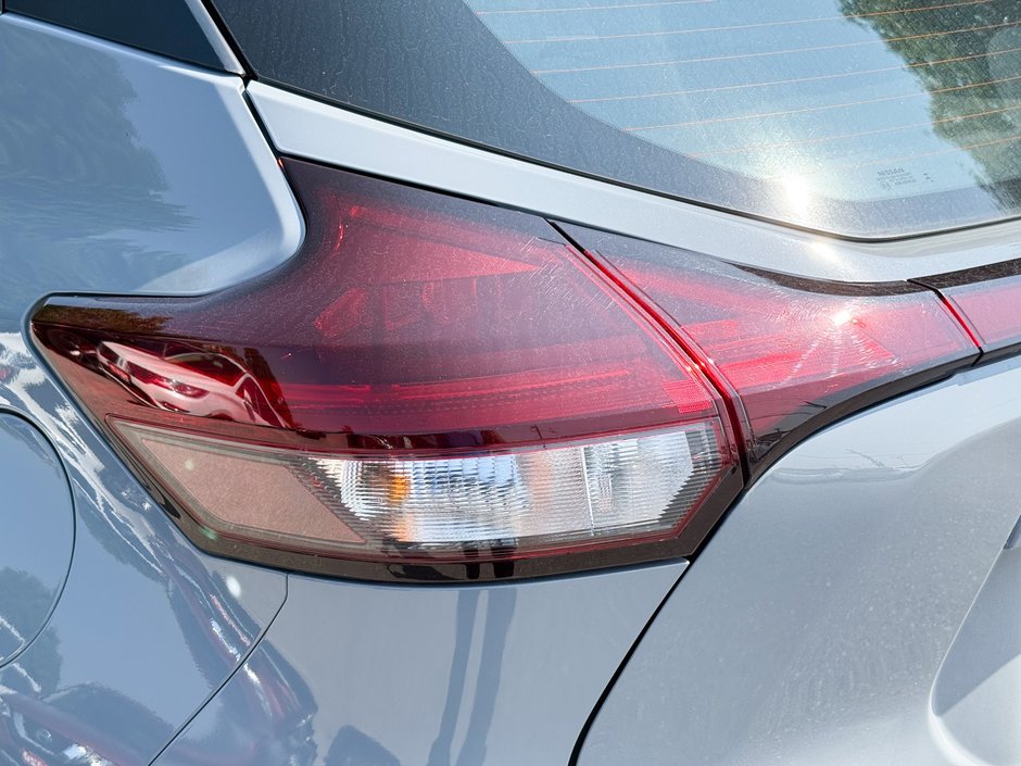 2024 Nissan Kicks SR-12