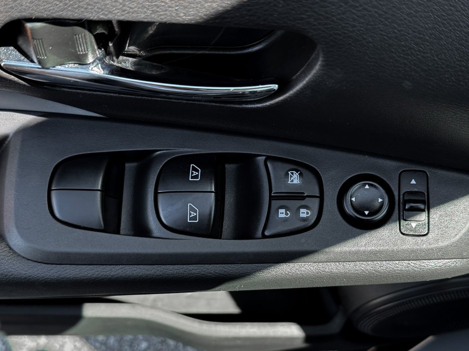 2024 Nissan Kicks SR-24